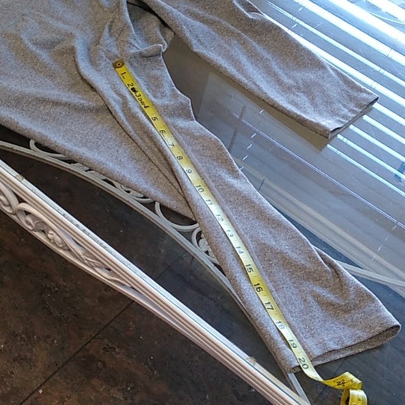 OLD NAVY workout capris - Picture 6 of 8